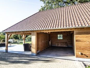 Houten bijgebouwen poolhouse seniorenwoning